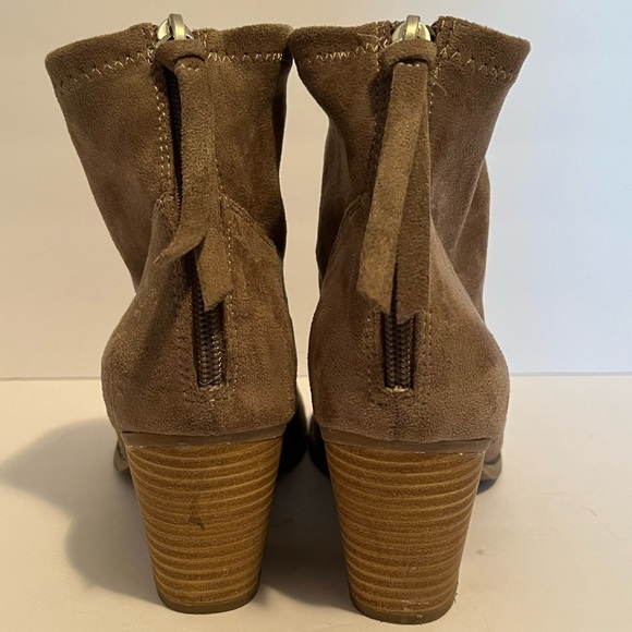 DV8 by Dolce Vita Jonah Stretch Bootie - Picture 7 of 15